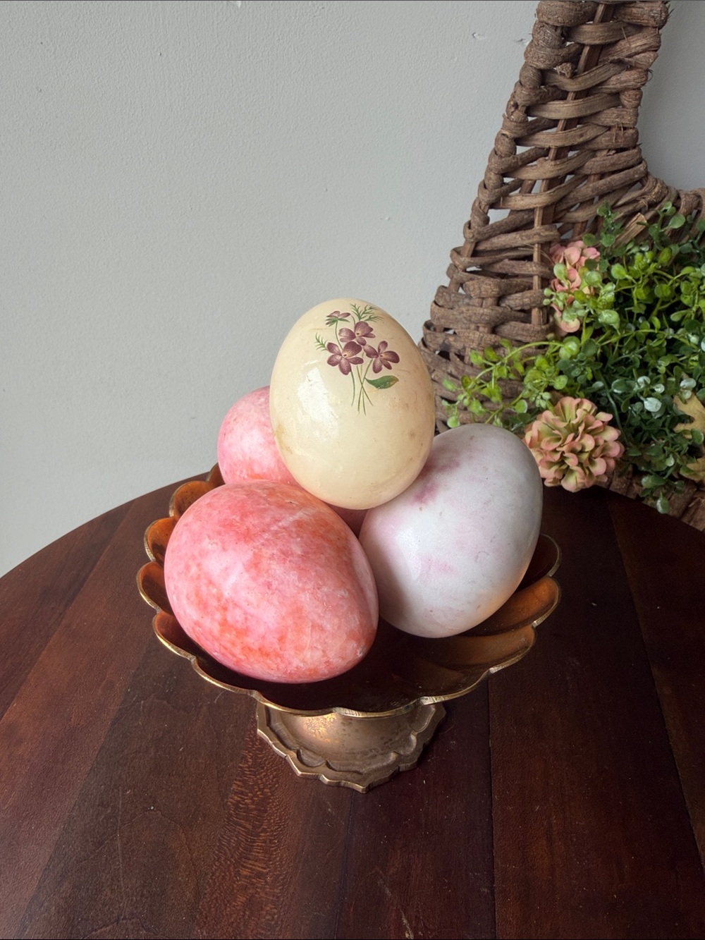 Decorative Stone Egg Set of Four in Pink and Cream (Stand not Included)